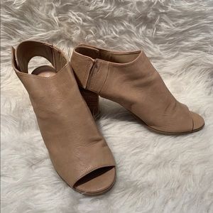 Mossimo Tan Open Toe Block Heel Size 9.5